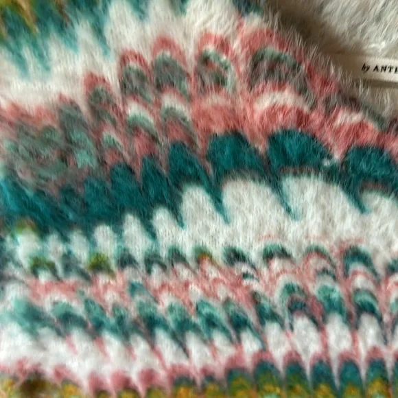 Anthropologie soft fuzzy  eyelash warm pastel print short sleeve top - Picture 2 of 6